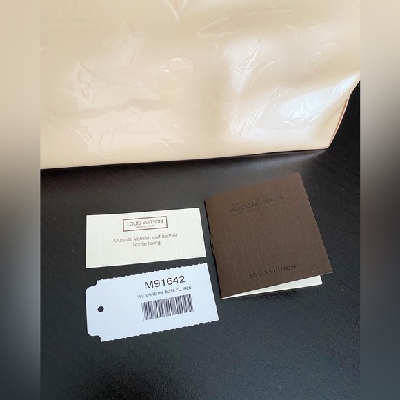 LOUIS VUITTON Vernis Wilshire PM - Picture 8 of 10